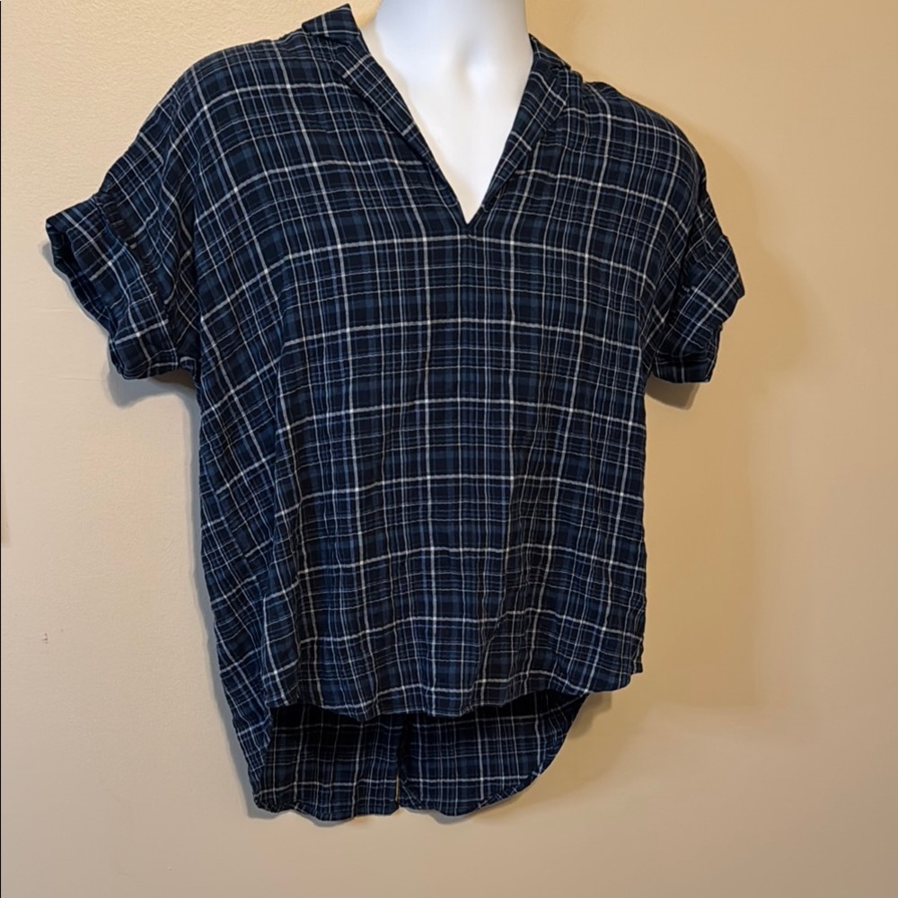 Madewell Blue and White Relaxed Button Down Shirt - Picture 2 of 10